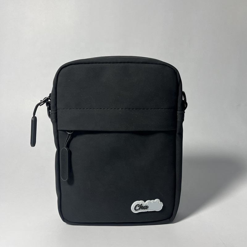 新款时尚流行素食皮革斜挎包高品质定制防水男女通用休闲斜挎包