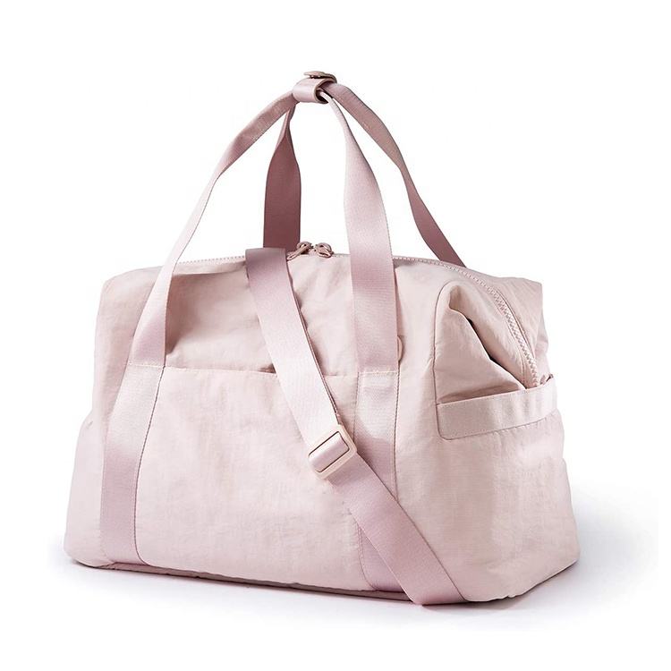 女式健身包尼龙轻瑜伽行李袋2021定制标志运动大容量旅行过夜周包粉色